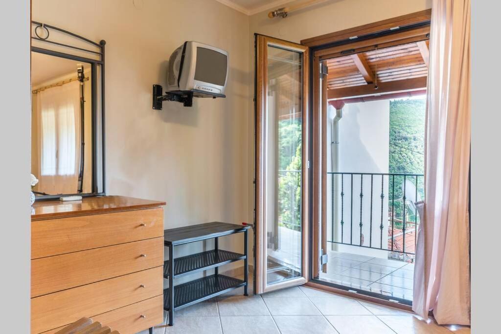 Small House With Garden & View Promirion Esterno foto