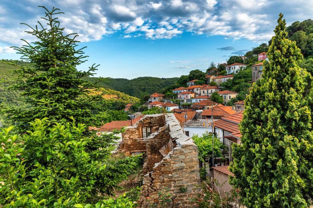 Small House With Garden & View Promirion Esterno foto