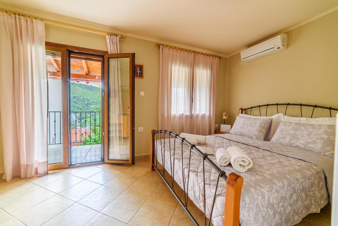 Small House With Garden & View Promirion Esterno foto